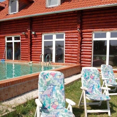 Roenk-Wellness Panzio Mezopeterd Bed & Breakfast Exterior photo