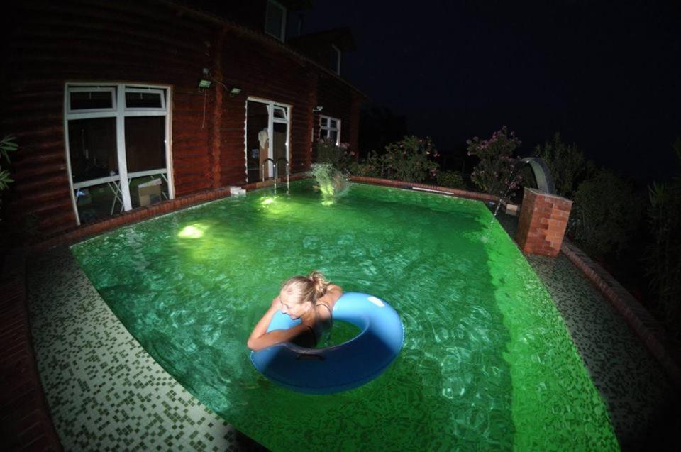 Roenk-Wellness Panzio Mezopeterd Bed & Breakfast Exterior photo