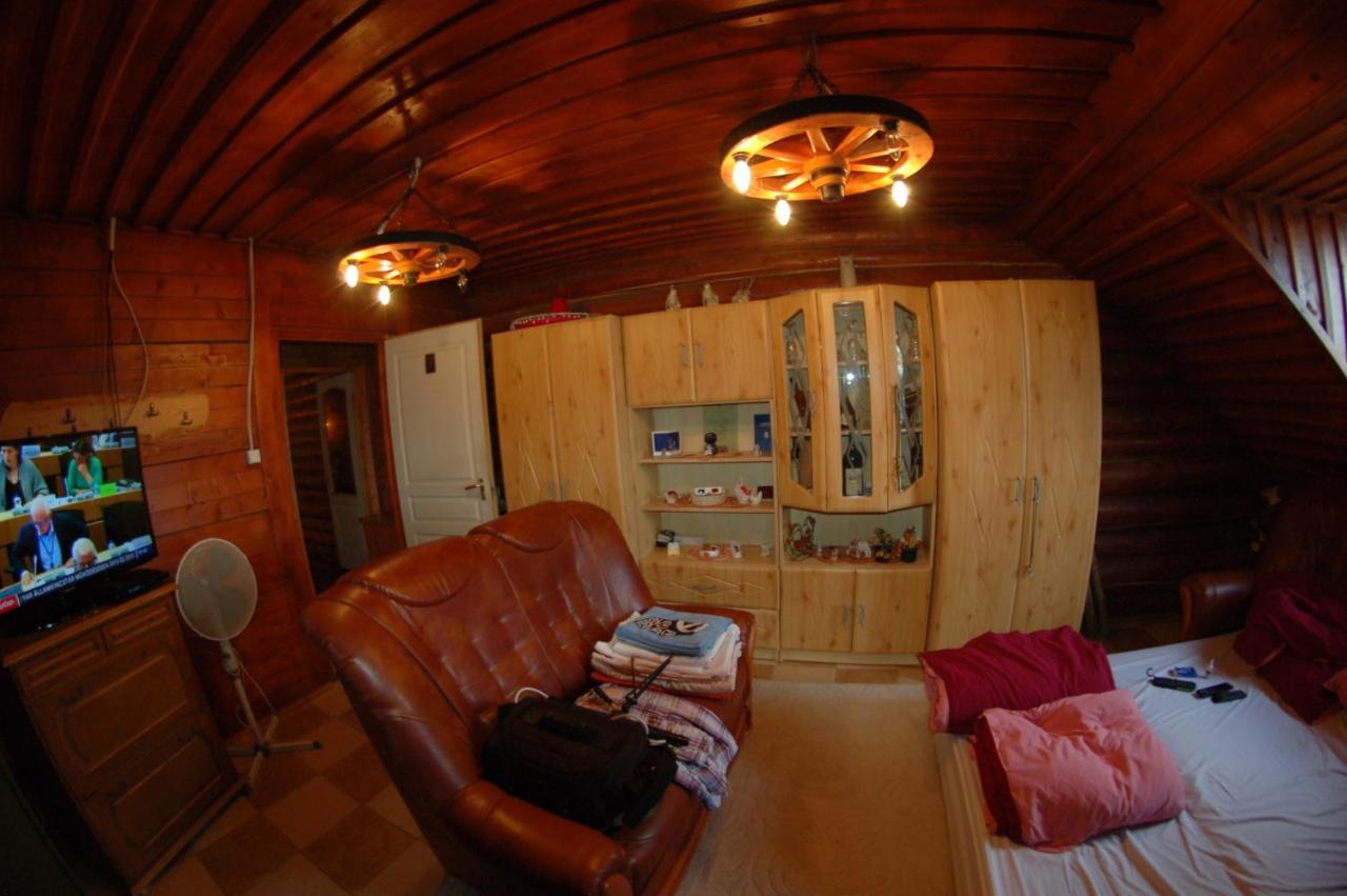 Roenk-Wellness Panzio Mezopeterd Bed & Breakfast Exterior photo