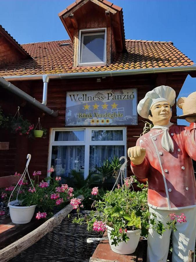 Roenk-Wellness Panzio Mezopeterd Bed & Breakfast Exterior photo